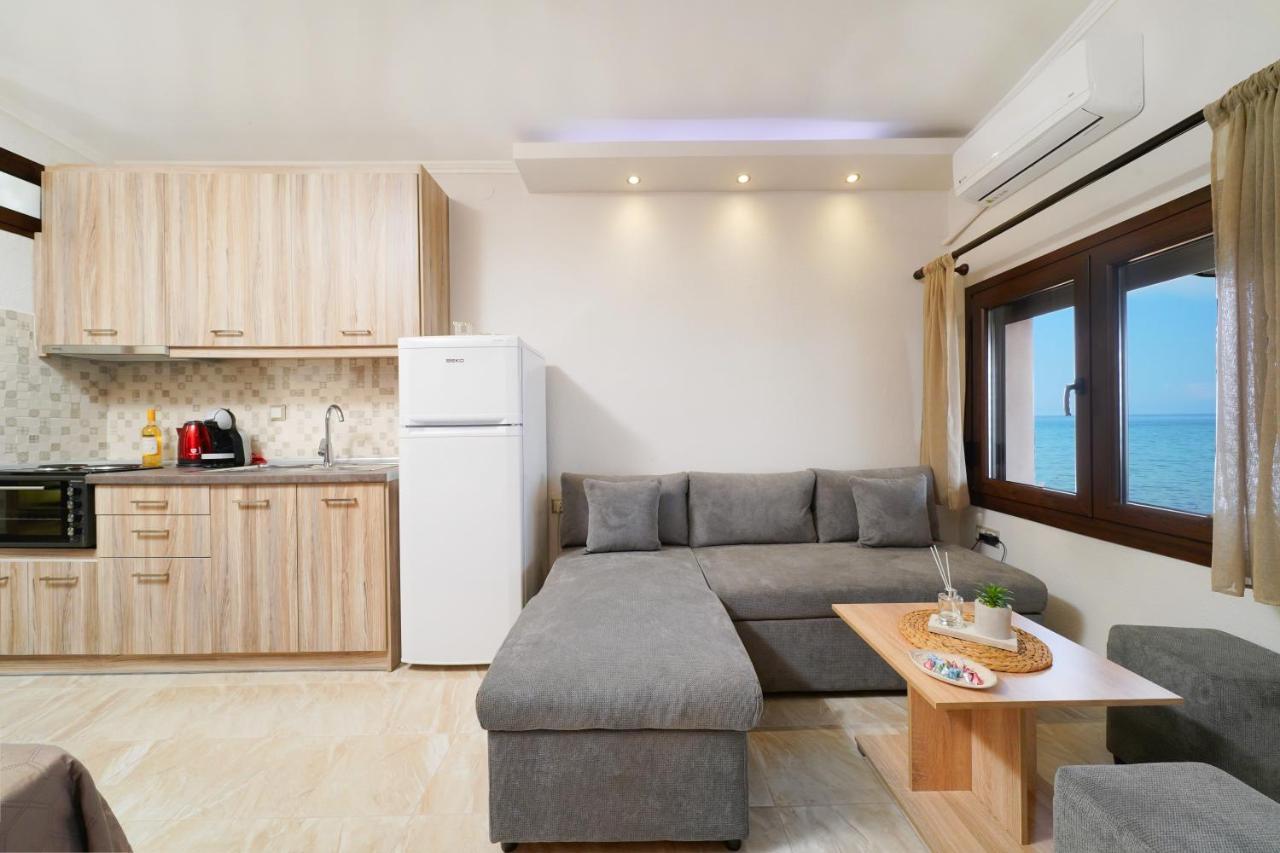 Вилла To Kyma - Seafront House Скала-Каллирахис Экстерьер фото
