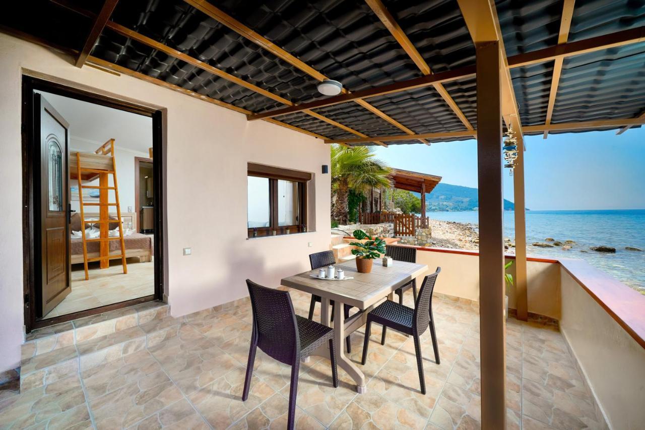 Вилла To Kyma - Seafront House Скала-Каллирахис Экстерьер фото